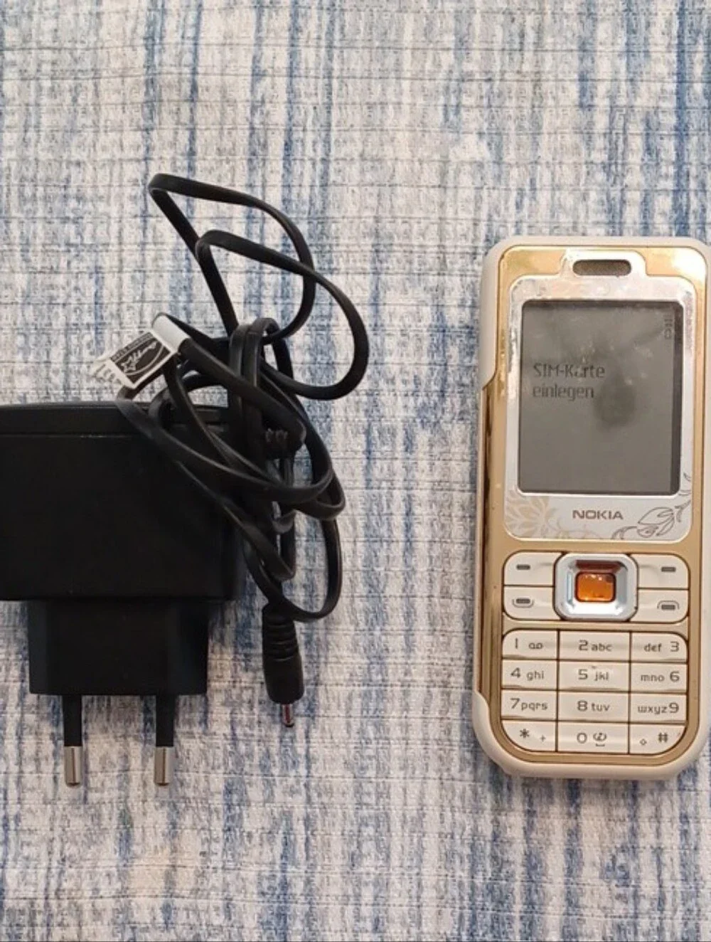 ASO Twilight Bella Swan Gold Nokia 7360 2G Phone
